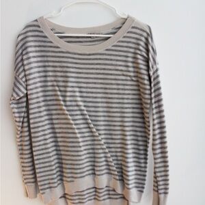 GAP Women's Gray and Cream Striped Sweater
